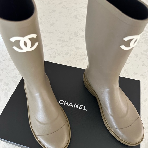 CHANEL Rain Boots NIB Auth - Picture 2 of 5